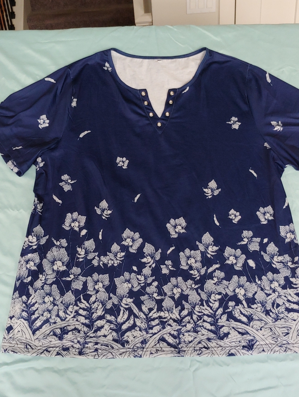 Women’s Navy Floral Print Short Sleeve Top